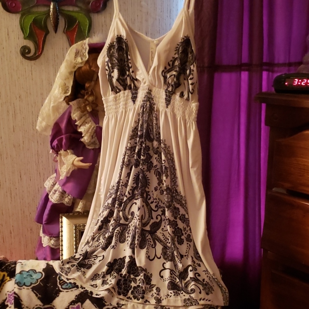 Black and white soft mini dress. Size XL